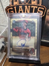Marketplace image: 2025 Bowman - Chrome Prospect Autographs Ricardo Yan #CPA-RY SUPERFRACTOR 1/1